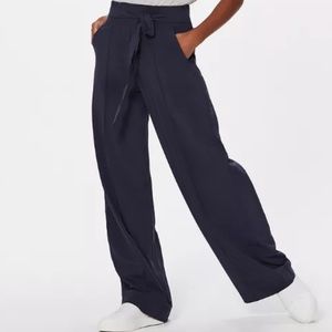 Lululemon Noir Pant Black 4 NWOT